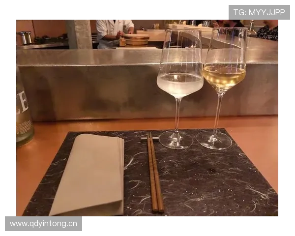 朱雪莹训练完直接拎爱马仕去吃日料，这日子谁懂啊